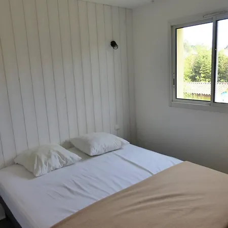 Amarine Avec Terrasse Et Piscine Collective Chauffée Appartement